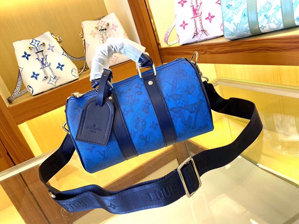 ルイヴィトンバッグ背面デザイン